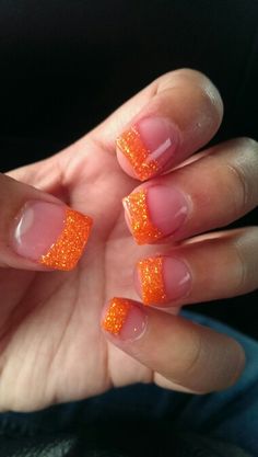 Sparkly Orange French Tip Nails, Pink And Orange Glitter Nails, Thanksgiving Nail Ideas Dip Powder, Yellow Glitter Nails Acrylic, Orange Glitter Nails Acrylic, Orange Tips Nails, Orange Sparkly Nails, Nails Degins, Orange Nails With Glitter