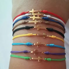 Pulsera de cruz de acero inoxidable en hilo chino. Kml Christmas Crafts For Teens, Fall Craft Ideas, Fall Craft, Easy Christmas Crafts, Wish Bracelets, Pretty Bracelets, Preschool Kids, Bracelet Crafts, Easy Christmas