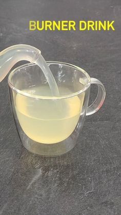 Discover green fat Burn tea that help with weight loss credit:@The Keto Kitchen Smoothies Vegan, Fat Burning Tea, Baking Soda Beauty Uses, Best Fat Burning Foods, Resep Diet, Belly Fat Burner, Fat Burner Drinks, Healthy Smoothie, Diet Keto