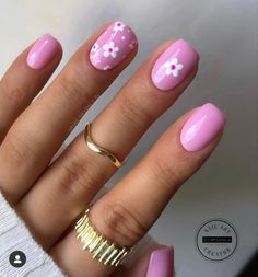 Flower Nails Design, Short Nail Ideas, Simple Gel Nails, Pretty Nail Art Designs, Short Nail, Pretty Flower, Pink Acrylic Nails