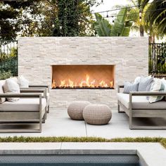 Piedra Caliza Ledger 3D Panel 6x24 Multi surface Natural White Limestone Wall Tile installed patio wall fireplace swimming pool square Outdoor Stone Wall Ideas, Outdoor Fireplace Tile, Organic Modern Exterior, Stone Outdoor Fireplace, Fireplace Outdoor, 3d Panel