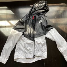 Brand New! Size S Womens Windbreaker, Nike Black, Black Nikes, Nike Jacket, Dream Cars, Nike Women, Jackets & Coats, Jackets For Women, Black White