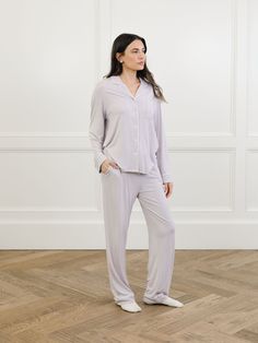 Our women's long sleeve bamboo pajamas feature enhanced breathability and temperature regulation Ideal for hot temperatures Flattering stretch-knit from bamboo-based fabric designed for every-BODY Supreme softness, hand, and drape with pockets Generously sized for relaxed luxury 95% Premium viscose from bamboo, 5% spandex Women's Stretch-Knit Bamboo Viscose Pajama Pants - 30” Inseam in Lilac (Size: Large) - Cozy Earth Silk Comforter, Classic Pajamas, Bamboo Pajamas, Pajama Pant, Bamboo Fabric, Mulberry Silk, Moisture Wicking Fabric, Women Long Sleeve, Pajama Set