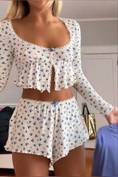 Carli Bybel, Vintage Pajamas, Cute Pjs, Cute Pajama Sets, Aesthetic Pastel, Mode Inspo, Pastel Wallpaper