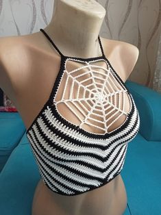 Crochet Spiderweb Crop Top Crochet Spider Corset Spider Web | Etsy Grunge Outfits Crop Tops, Crochet Halloween Clothes Patterns Free, Crochet Clothes Goth, Crochet Halloween Outfit, Black Things To Crochet, Crochet Grunge Clothes, Goth Knitting, Red Crochet Ideas, Skeleton Corset