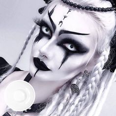 White Contact Lenses Make Up, Female Halloween Makeup Ideas, Halloween Makeup With Contacts, White Lenses Makeup, Sorceress Makeup Halloween, White Contacts Makeup, Halloween Demon Makeup, White Contacts Halloween, White Witch Makeup