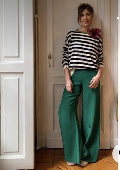 Mode Boho, Stripe Shirt, Fashion Mistakes, Casual Work Outfits, Green Pants, Style Mistakes, Mode Inspiration