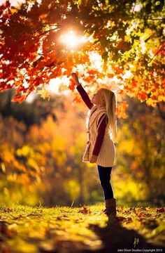 Autumn's last light (by Jake Olson Studios) Flower Picture Frames, Fall Shoot, Colossians 3, Pose Fotografi, Reach For The Stars, Fall Family Photos, Reaching For The Stars, Childrens Photography