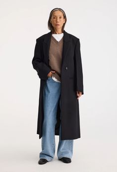 Opera Coat, Fitted Coat, Peak Lapel, Denim Accessories, Coat Outfits, Mode Inspo, Coat Black, 가을 패션, Classic Outfits