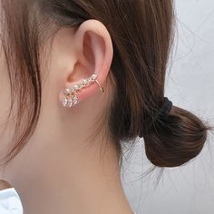 Exquisite Angel wings Rhinestone Dangle Earrings Women's JewelryOrigin: CN(Origin) Style: TrendyModel Number: stud earringsItem Type: EarringsEarring Type: Drop EarringsShape\pattern: RoundMaterial: MetalGender: Womenback finding: push-backearring type: stud earringsgender: womenitem type: earringsmain stone color: gold silvermaterial: metalmetal stamp: 925,sterlingmetals type: zinc alloymodel number: stud earringspearl type: pearlshape\pattern: roundstyle: trendy Silver Crown Ring, Titanium Rings For Men, Goth Jewelry, Gothic Rings, Va Va Voom, Earrings Elegant, Skull Ring, 925 Silver Jewelry, Stud Earrings Set