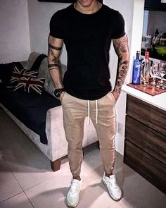 Look Jean, Joggers Outfit, Hipster Mens Fashion, Herren Outfit, Stylish Mens Outfits, Men Fashion Casual Outfits