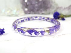 Purple Bangle Bracelets As A Gift, Purple Bangle Jewelry For Gift, Lover Bracelet, Flowers Resin, Resin Bangles, Bracelet Christmas, Resin Jewellery, Eco Resin, Nature Ring