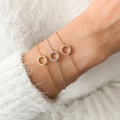 Circle bracelet M A T E R I A L S: • 925 Sterling Silver - 18k Gold plated - Rose Gold Plated • Cubic Zirconia (CZ) • Nickel Free & Lightweight, perfect for everyday wear • All silver jewelry comes standard with thick Rhodium Plating on sterling silver. This reduces tarnishing by up to 10 times compared to non-plated sterling silver. …………………………………. SIZE • Circle: 6mm aprox. • Chain length: 6 Inches + 1 inches Ext Ankle Bracelets Boho, Cotton Cord Bracelet, Karma Bracelet, Lucky Charm Necklace, Four Leaf Clover Necklace, Circle Bracelet, Bracelet Minimalist, Bracelet Friendship, Dainty Bracelet