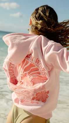 #preppy #pink #teen #pinkpalmpuff #hoodie Pink Pom Puff Hoodie, Pink Palm Puff Hoodie Outfit, Pink Plam Puff Hoodies, Pink Palm Puff Hoodie, Aesthetic Jumpers, Everything Comes In Waves, Dream Hoodie, Preppy Birthday, Summer Hoodies