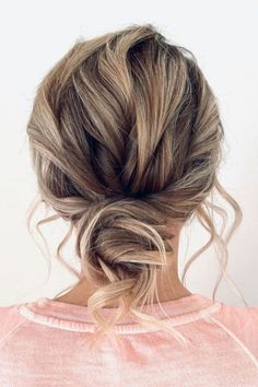 Low Messy Bun Updo Lob Haircut Layered, Short Layered Curly Hair, Hairstyles For Thinning Hair, Messy Bun Updo, Mother Of The Groom Hairstyles, Flattering Hairstyles, Textured Curly Hair, Mother Of The Bride Hair, Bun Updo