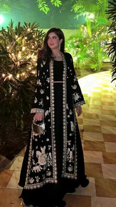 Pakistani Luxury Dresses, Fancy Frocks Pakistani Wedding Dresses, Fancy Indian Outfits, Eastern Outfit Ideas, Sharara Suits Designs, Fancy Dresses Design Pakistani, Desi Formal Dresses, Black And White Indian Outfit, Black Pakistani Dress Wedding