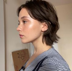 Cailee Spaeny, Mini Hair Straightener, Ghd Hair, Huge Hair, Textured Curly Hair, Pixie Bob Haircut, Hair To One Side, Really Short Hair, Hair Inspiration Short