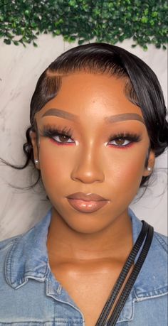 Birthday Inspo Makeup, Hoco Makeup Black Women, Simple Makeup Looks Birthday, Cute Soft Glam Makeup Looks, Grad Makeup Ideas, Homecoming Black Makeup, Pop Of Color Under Eye Makeup Black Women, Makeup Beat Black Women, Blue Natural Makeup Looks