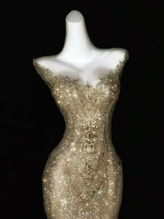 Glamour Dress, Gold Aesthetic, Prom Outfits, Aesthetic Pinterest, Dress Gold