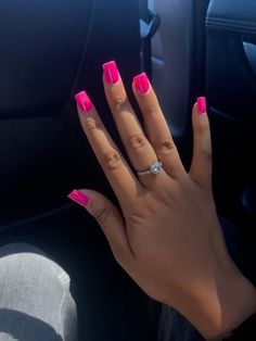 Two Solid Color Nails, Gel Nails Ideas Plain Color, Hot Pink Nails Black Women, Dip Square Nails, Short Acrylic Nails One Color, Short Dark Pink Nails, Chrome Nails Designs Almond, Short Solid Color Nails, Neon Square Nails