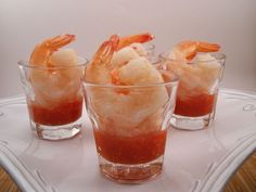 Shrimp Cocktail Shots - Food Guy Magazine Mini Aperitivos, Easy Shrimp Cocktail, Appetizers Wedding, Shrimp Cocktail Appetizers, Mini Antipasti, Horderves Appetizers, Summer Appetizer Recipes, Cocktail Sauce Recipe, Sauce Cocktail