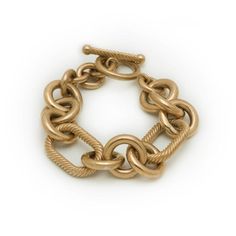 This link chain bracelet carries weight. It's inspired by the bold, powerful women that work hard and look good doing it. Material: Brass Weight: 79.6g Size: 8in Style No: B-2104 Jewelry Stack, Fred Segal, Bracelet Size Chart, Evening Dinner, Face Jewels, Jewellery Moulds, Link Chain Bracelet, Chain Bracelets, Bestie Gifts