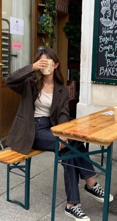 Business Appropriate Outfits, Rainy Day Outfit Korean Style, Ulzzang Cafe, Cafe Aesthetic Outfit, Business Casual Outfits Korean, Cafe Outfit Ideas, Classy Casual Dresses, Business Casual Korean, Cbk Style