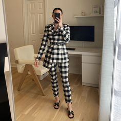 The Quality Of This Is Insane. Pants, Blazer, And Belt Sold As 1 Plaid Suit, Suit Set, Blazer Suit, Suit Jacket, Size 2, Jackets For Women, Jackets & Coats, Plaid, Black White