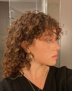 Pin Curl Hair, Curly Hair Photos, Hair Specialist, Hair Patterns, Short Curly Haircuts, Brave Women, Haircuts For Curly Hair, Wolf Cut, Curly Hair Inspiration