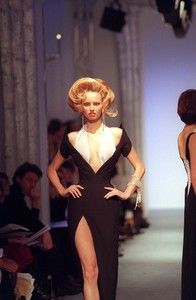 Ysl Vintage, 90s Runway Fashion, Runway Fashion Couture, Runway Outfits, Spring Racing, Thierry Mugler, Vintage Couture, Gala Dresses, Glam Dresses