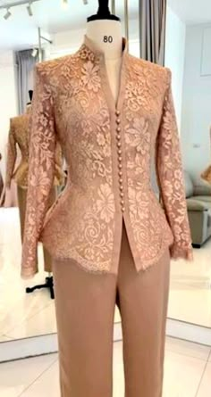 Kebaya Modern Dress, Women Blouses Fashion, Batik Fashion, Blouse Models, Stylish Dress Designs, Modern Dress, Fashion Sewing