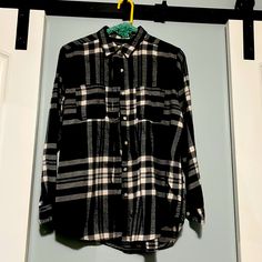 Womens Flannel Shirt Size L Boyfriend T Style Nwot Classic Black Flannel Top, Black Long Sleeve Flannel Shirt, Black Everyday Shirt For Fall, Black Shirt For Everyday Fall Wear, Black Flannel Top For Fall, Trendy Black Flannel Top, Black Relaxed Fit Flannel Top, Black Flannel Shirt For Work, Long Sleeve Flannel Tops For Work