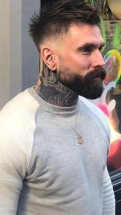 Daily Dose of beard style and men's grooming tips. Beards Bart Barbe Men Bearded Mustache Moustache Hair Style skæg Barba Sakal لحية Parta skägg Trending Beard Styles, Beard And Tattoos, Bart Styles, Long Beard Styles, Man With A Beard, Beard Haircut, Long Face Shapes, Mustache Styles