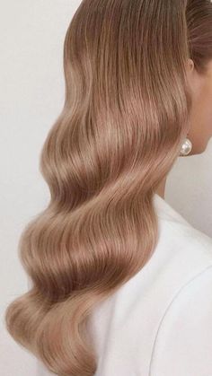 23 Hair Trends, Hair Glamour, Wave Hairstyle, Hair Elegant, Elegant Hairstyle, Glamour Hair, Spring 23, Snow Christmas, Luxury Hair