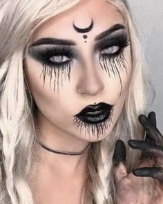 Easy Scary Witch Makeup, All Black Makeup Looks, Midevil Witch Makeup, Witch Makeup Creepy, Witch Makeup Scary, Hecate Makeup, Halloween Demon Makeup, Easy Demon Makeup