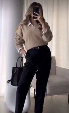 Semi Formal Mujer, Lawyer Fashion, Chique Outfits, Stylish Work Attire, Office Outfits Women, Corporate Outfits, Business Casual Outfits For Work, Event Outfit