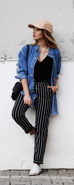 Black Striped Pants Outfit, Stripe Pants Outfit, Striped Palazzo Pants, Peg Pants, Striped Pant, Cool Summer Outfits, Mode Inspo, Fashion Mode, Striped Pants