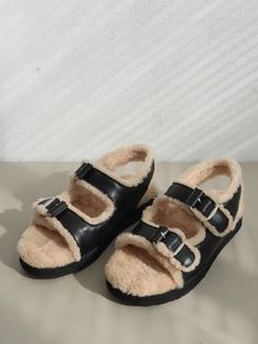 ファーバックルサンダル（3色）| Wコンセプト Leather Slingback Sandals With Round Toe And Tang Buckle, Leather Slingback Sandals With Buckle Closure And Round Toe, Chic Leather Footbed Sandals With Buckle Closure, Luxury Slingback Sandals With Round Toe, Luxury Round Toe Slingback Sandals, Chic Footbed Sandals With Heel Strap And Round Toe, Chic Footbed Sandals With Removable Insole And Round Toe, Birkenstock Milano, Buckle Sandals