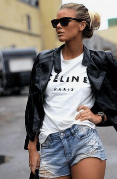 Celine Tshirt, Casual Chic Outfits, Walking Down The Street, Ripped Denim Shorts, Mode Inspo, Ripped Denim, Mode Inspiration, Fashion Street