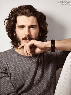 Ya online el número veintisiete de VIM Magazine con Yon González en portada. Men's Long Hairstyles Wavy, Men Long Hair, Long Curly Hair Men, Medium Length Hair Men, Men Haircut Styles