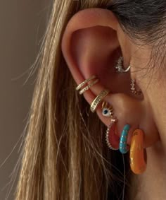 Earring Set Up, Multiple Lobe Piercings, Ear Scape, Earring Inspo, Piercing Inspo, Cool Ear Piercings, Pretty Ear Piercings, Beachy Jewelry, Cute Ear Piercings