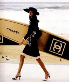 Chanel. Sup Girl, Vintage Foto's, Sup Stand Up Paddle, Mode Shoes, Sup Yoga, Elegante Casual