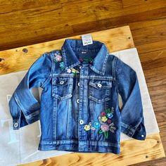 New Size 5-6y Denim Jacket Playful Denim Jacket With Pockets For Fall, Playful Denim Jacket For Fall, Playful Denim Outerwear For Spring, Cute Denim Blue Outerwear, Denim Blue Cute Spring Outerwear, Cute Medium Wash Outerwear For Spring, Cute Long Sleeve Denim Blue Outerwear, Playful Blue Denim Jacket For Fall, Cute Denim Blue Spring Outerwear