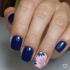 Navy Spring Nails, Navy Toe Nails, Navy Floral Nails, Dark Blue Flower Nails, Navy Blue And Pink Nails, Pink And Navy Nails, Floral Toe Nail Designs, Navy Nail Designs, Dark Spring Nails