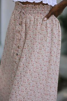 Small Flower Fabric, Flowy Maxi Skirt, Farm Clothes, Flowy Maxi Skirts, Modest Skirts, Floral Maxi Skirt, Church Outfits, Formal Style, Spring Wardrobe