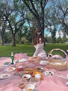 Picnic day with fairycore aesthetic cottage core and coquette beautiful model butterfly Pinterest inspiration picnic dress tea party Small Picnic Ideas Food, Coquette Picnic Outfit, Cute Picnic Aesthetic, Cottagecore Girl Aesthetic, Picnic Aesthetic Outfit, Fairycore Picnic, 23 Anniversary, Picnic Poses, Coquette Picnic