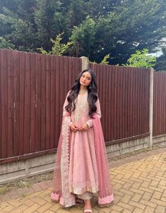 Pastel Pink Indian Suit, Pastel Pink Eid Dresses, Pink Bollywood Traditional Wear For Eid, Pink Traditional Wear For Eid, Tea Pink Desi Outfit, Pink Outfits Aesthetic, Simple Indian Suits, Pink Velvet Dress