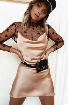 Look Da Festival, Mesh Top Outfit, Blouse Dress Outfit, Mesh Tops, Look Rock, Edgy Style, Beginning Boutique, Christmas Night, Under Dress