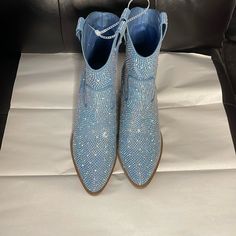 Brand New Baby Blue Forever Sparkly Women’s Cowboy Boots; Great For Special Occasions, Dance-Offs, Line Dancing And More; Buy This Pair Before It Leaves. Trendy Blue Boots With Rhinestones, Blue Party Boots With Rhinestones, Blue Rhinestone Boots With Pointed Toe, Blue Rhinestone Pointed Toe Boots, Blue Pointed Toe Boots With Rhinestones, Blue Rhinestone Party Boots, Blue Rhinestone Boots For Spring, Spring Blue Boots With Rhinestones, Rhinestone Cowgirl Boots