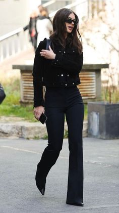 Fbi Costume, Winter Outfit Skirt, Emrata Outfits, Sweatpants Aesthetic, Outfit Sweatpants, Outfit Ideas Street Style, Fall Outfit Aesthetic, Emily Ratajkowski Outfits, Kate Middleton Style Outfits